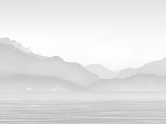 Tapete Annecy und sein friedlicher See schwarz und weiß