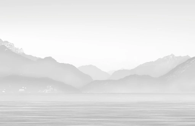 Tapete Annecy und sein friedlicher See in Schwarz-Weiß