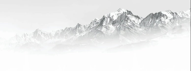Tapete Mont Blanc im Nebel schwarz und weiß