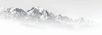 Tapete Mont Blanc im Nebel schwarz und weiß