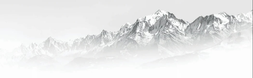 Tapete Mont Blanc im Nebel schwarz und weiß
