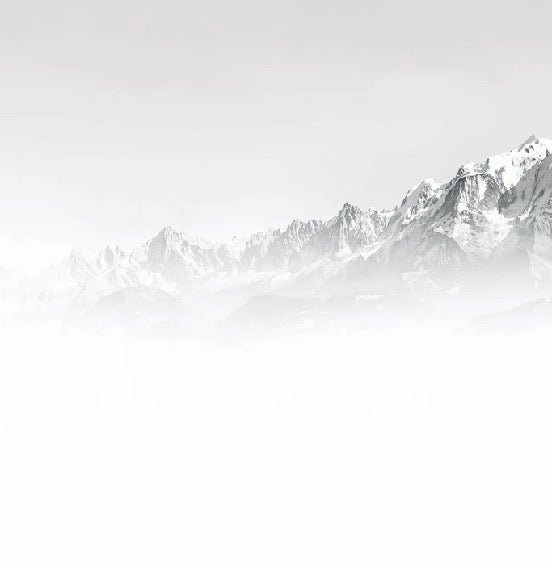 Tapete Mont Blanc im Nebel schwarz und weiß