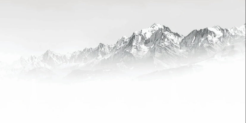 Tapete Mont Blanc im Nebel schwarz und weiß