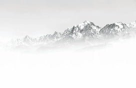 Tapete Mont Blanc im Nebel schwarz und weiß