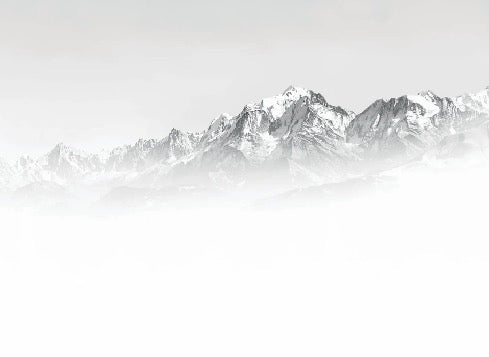 Tapete Mont Blanc im Nebel schwarz und weiß