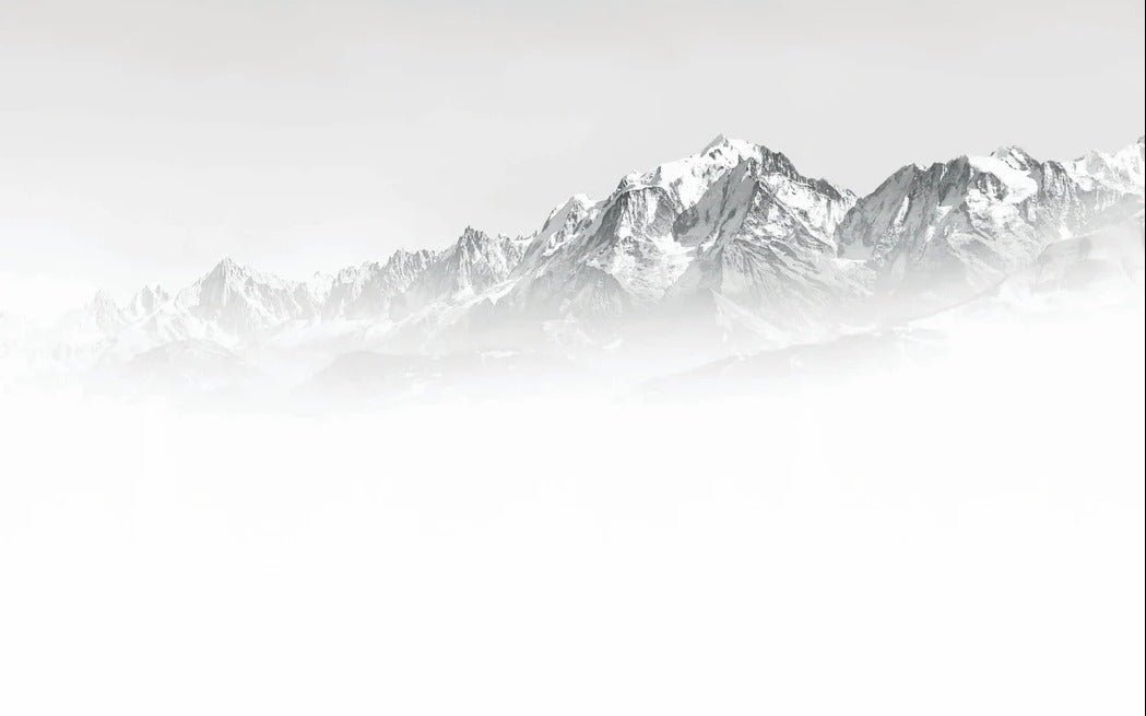 Tapete Mont Blanc im Nebel schwarz und weiß
