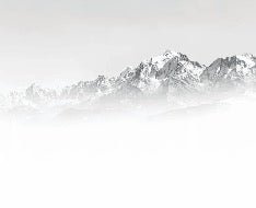 Tapete Mont Blanc im Nebel schwarz und weiß