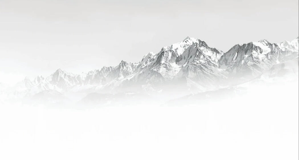 Tapete Mont Blanc im Nebel schwarz und weiß