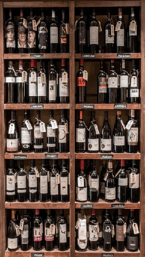 Tapete Authentischer Weinkeller